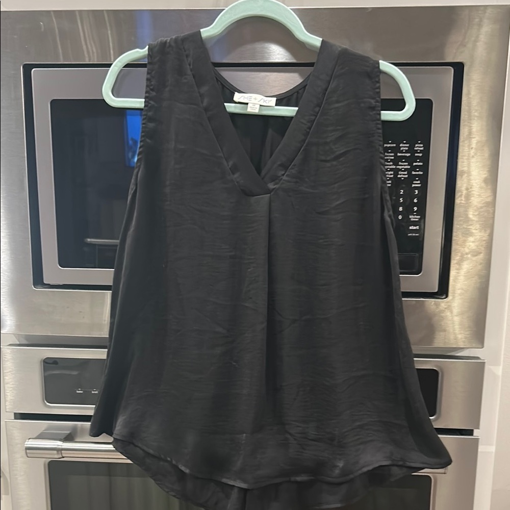 She + Sky Black V-Neck Tank Top